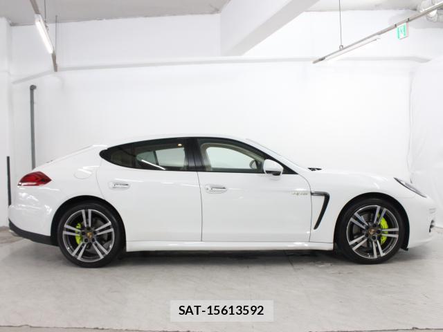 Porsche PANAMERA 2014-04 8548729-10