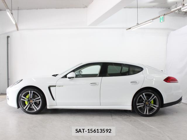 Porsche PANAMERA 2014-04 8548729-4
