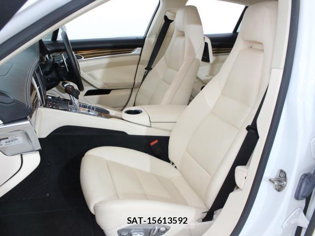 Porsche PANAMERA 2014-04 8548729-7