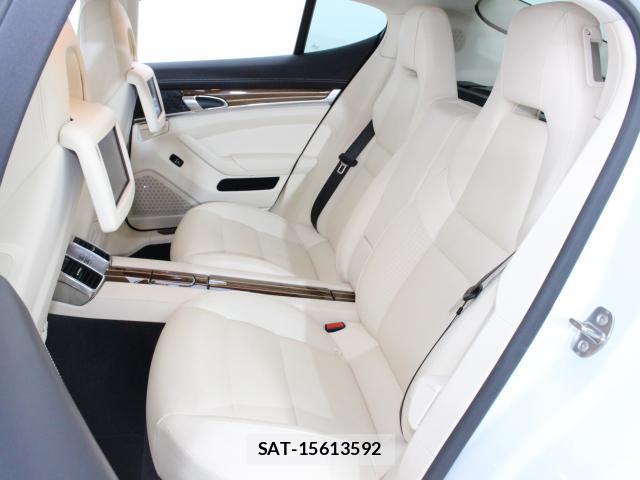 Porsche PANAMERA 2014-04 8548729-9