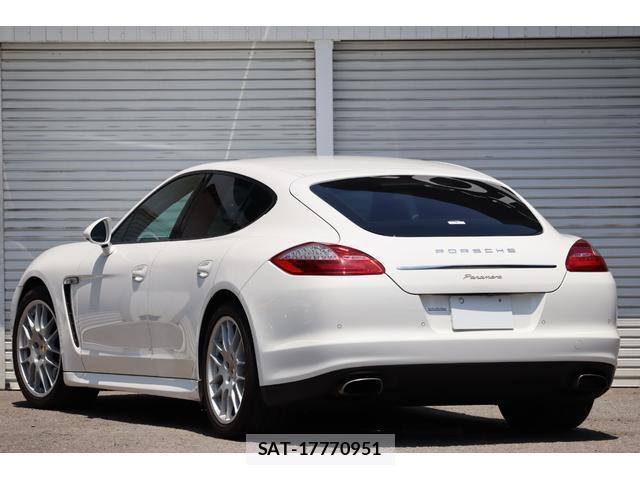 Porsche PANAMERA 2010-10 8549267-1
