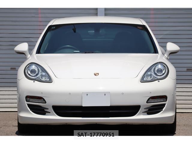 Porsche PANAMERA 2010-10 8549267-10