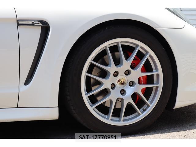 Porsche PANAMERA 2010-10 8549267-16