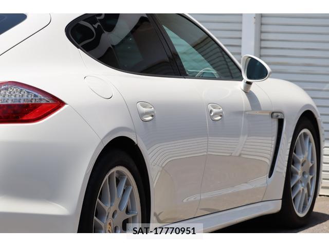 Porsche PANAMERA 2010-10 8549267-18
