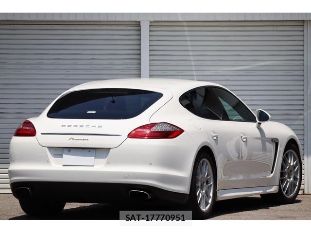 Porsche PANAMERA 2010-10 8549267-8