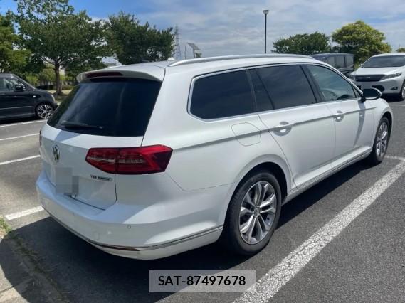 VolksWagen PASSAT VARIANT 2015-09 8550330-12