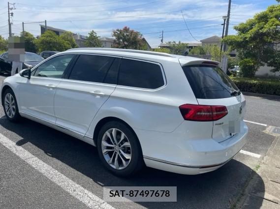 VolksWagen PASSAT VARIANT 2015-09 8550330-13