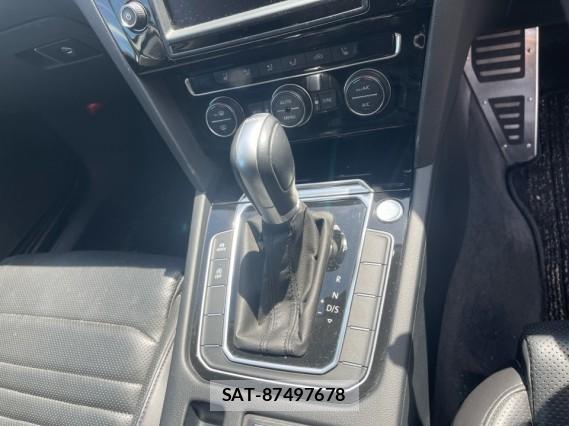 VolksWagen PASSAT VARIANT 2015-09 8550330-14