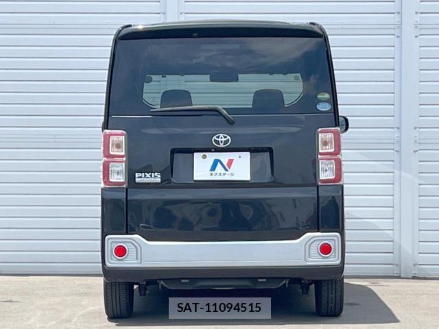Toyota Pixis Mega 2015-09 8550076-14