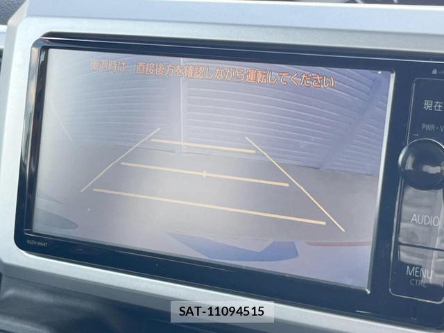 Toyota Pixis Mega 2015-09 8550076-3