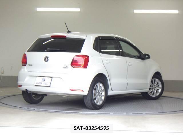 VolksWagen POLO 2015-09 8545566-1