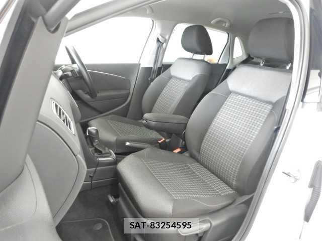VolksWagen POLO 2015-09 8545566-16