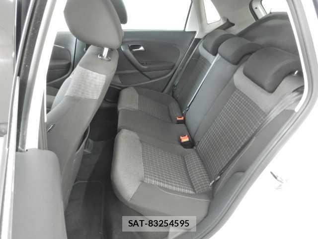 VolksWagen POLO 2015-09 8545566-17