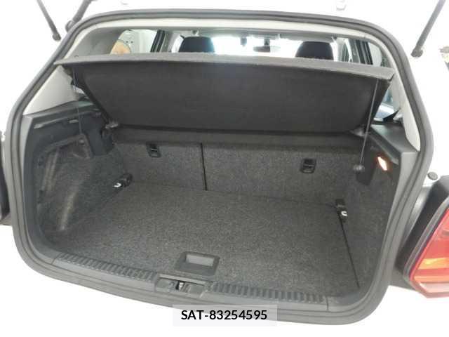 VolksWagen POLO 2015-09 8545566-18