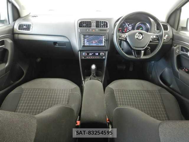 VolksWagen POLO 2015-09 8545566-2