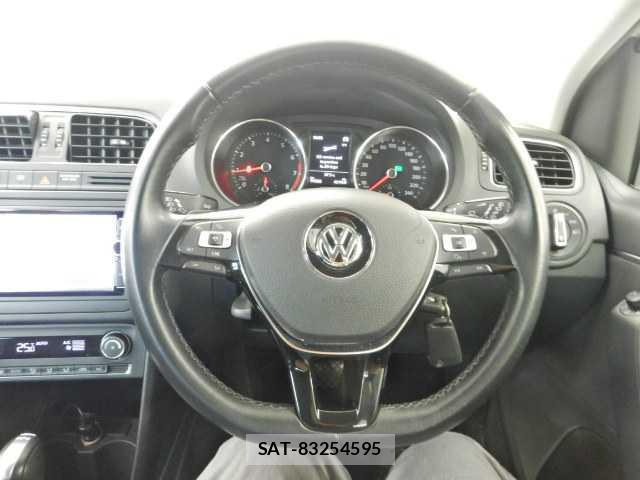 VolksWagen POLO 2015-09 8545566-7
