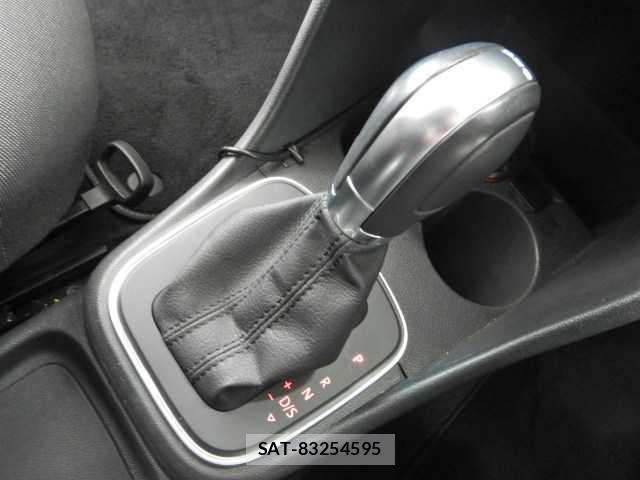 VolksWagen POLO 2015-09 8545566-9