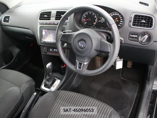 VolksWagen POLO 2012-06 8550090-8
