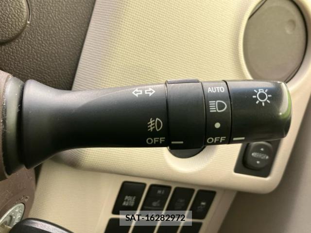 Toyota PORTE 2013-07 8552671-15
