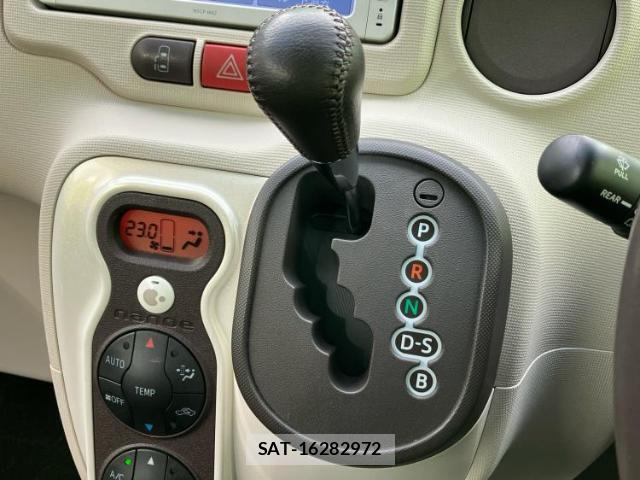 Toyota PORTE 2013-07 8552671-17