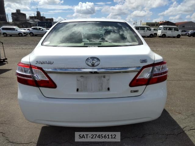 Toyota PREMIO 2011-08 8552165-1