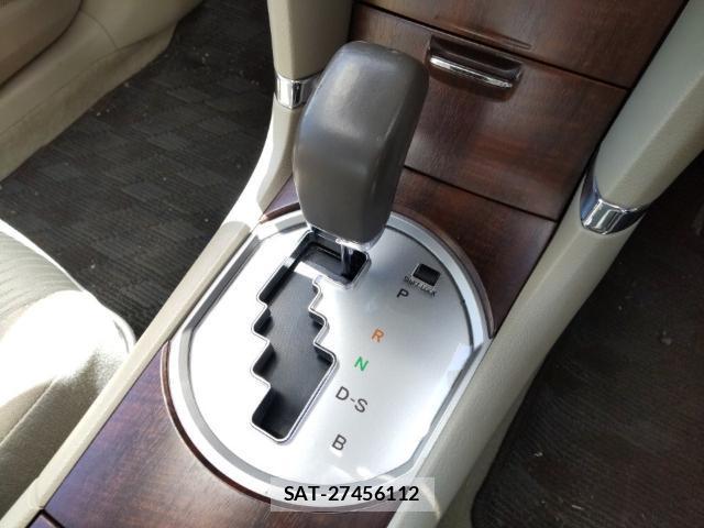 Toyota PREMIO 2011-08 8552165-11