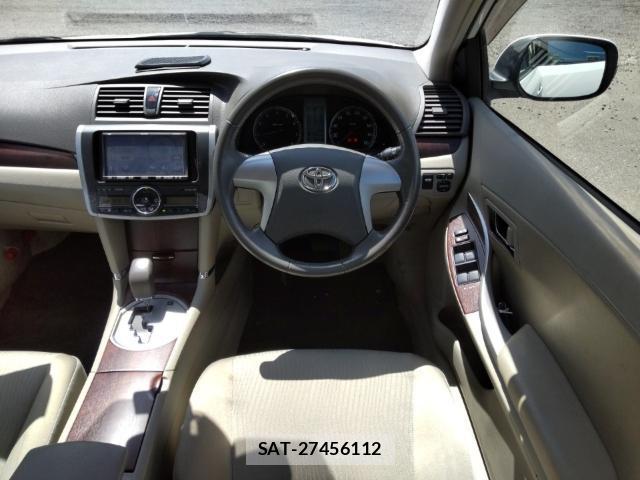 Toyota PREMIO 2011-08 8552165-2