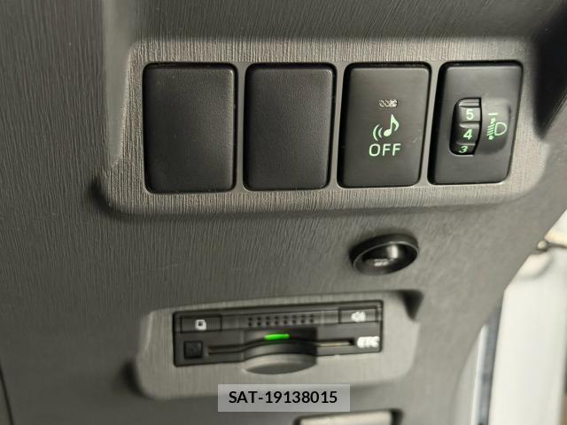 Toyota PRIUS ALPHA 2013-06 8546492-8