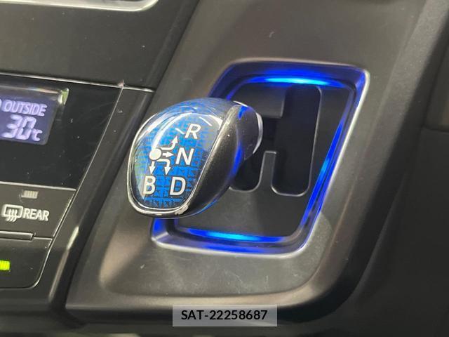 Toyota PRIUS ALPHA 2013-11 8546856-19