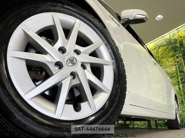 Toyota PRIUS ALPHA 2018-05 8549498-12