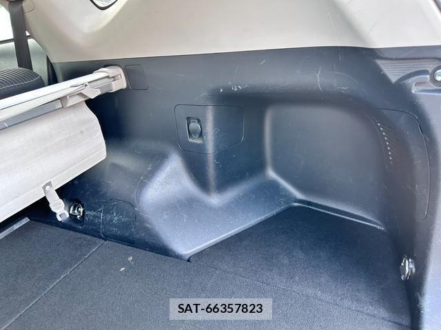 Toyota PRIUS ALPHA 2019-11 8550977-16