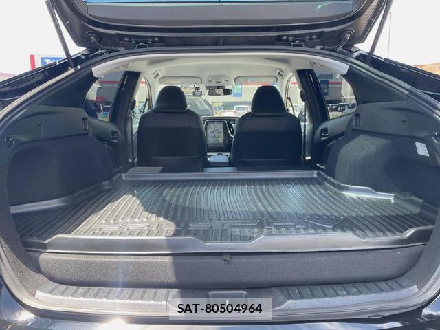 Toyota PRIUS PHV 2017-12 8545613-11
