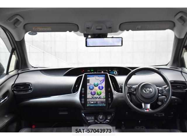Toyota PRIUS PHV 2017-10 8548650-13