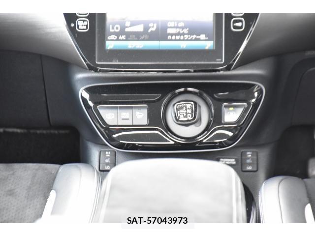 Toyota PRIUS PHV 2017-10 8548650-19