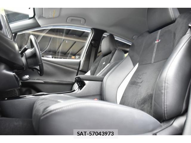 Toyota PRIUS PHV 2017-10 8548650-8