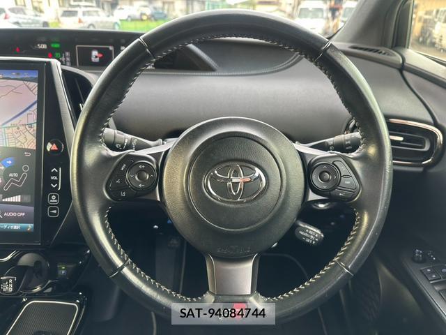 Toyota PRIUS PHV 2017-12 8550666-3