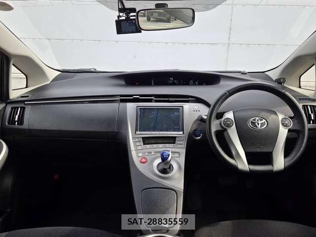 Toyota PRIUS 2013-09 8545584-2