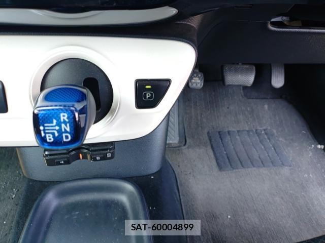 Toyota PRIUS 2018-08 8545650-11