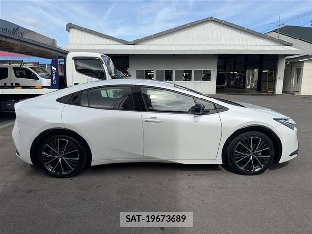Toyota PRIUS 2024-12 8546045-3