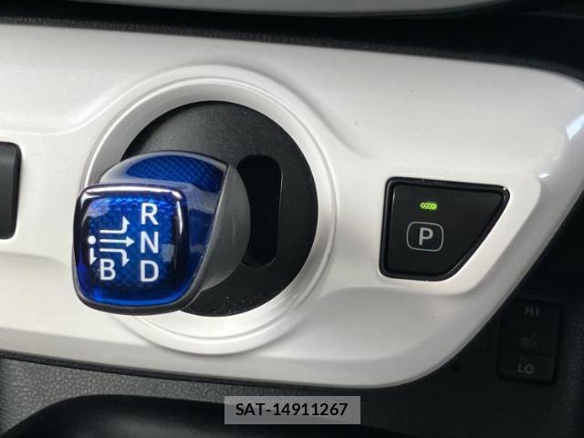 Toyota PRIUS 2016-02 8546073-16
