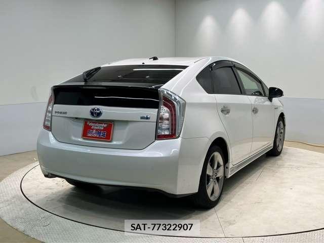 Toyota PRIUS 2013-03 8546115-1