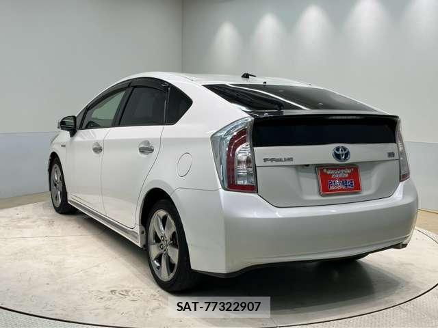 Toyota PRIUS 2013-03 8546115-13