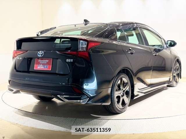 Toyota PRIUS 2021-06 8546135-1
