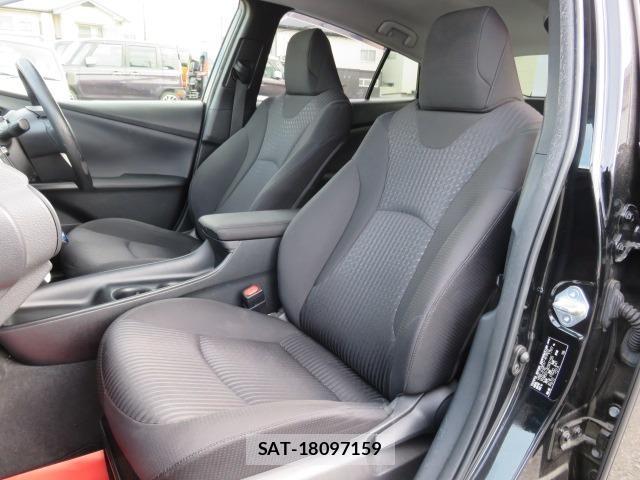 Toyota PRIUS 2017-08 8546147-2