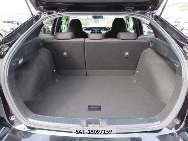 Toyota PRIUS 2017-08 8546147-7