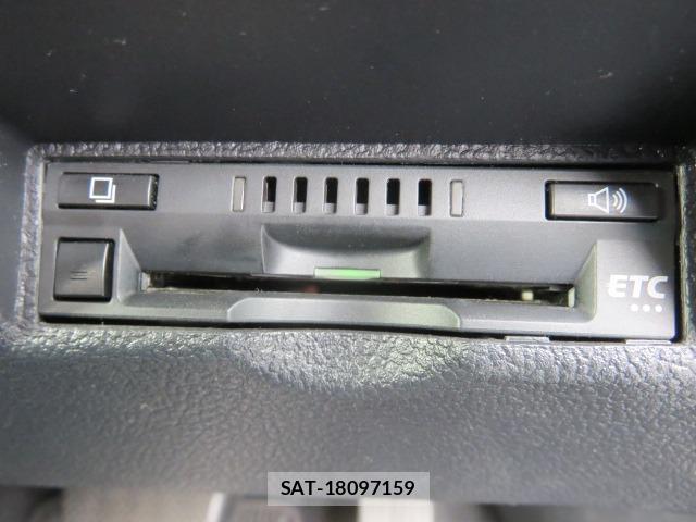 Toyota PRIUS 2017-08 8546147-8