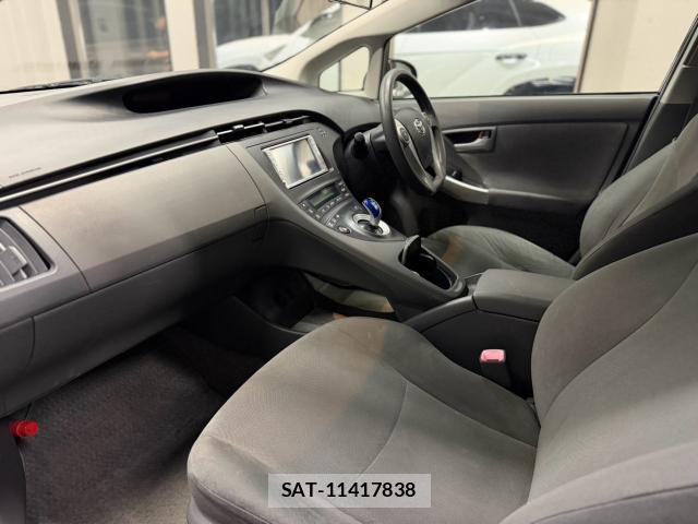 Toyota PRIUS 2010-09 8546493-18