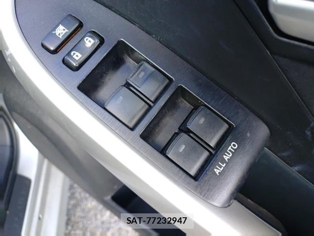 Toyota PRIUS 2013-08 8546525-13