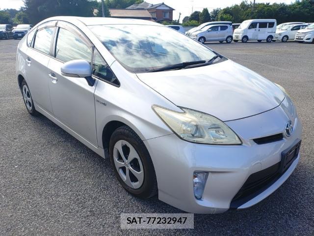 Toyota PRIUS 2013-08 8546525-3