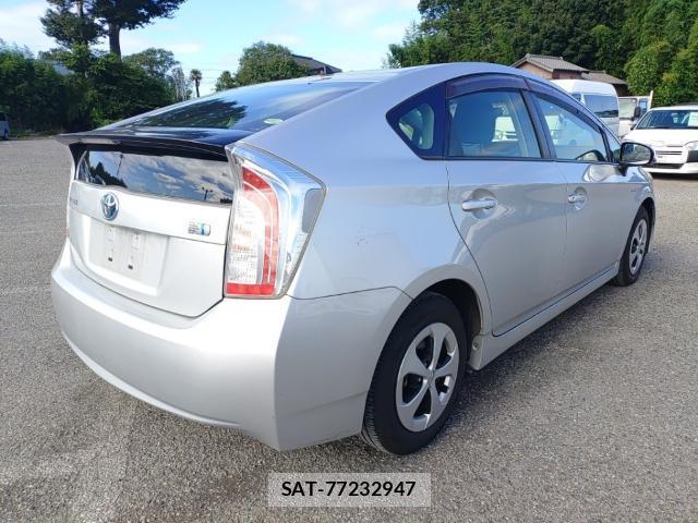 Toyota PRIUS 2013-08 8546525-4